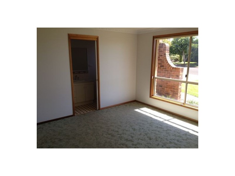 10 Janine Court, Kearneys Spring QLD 4350