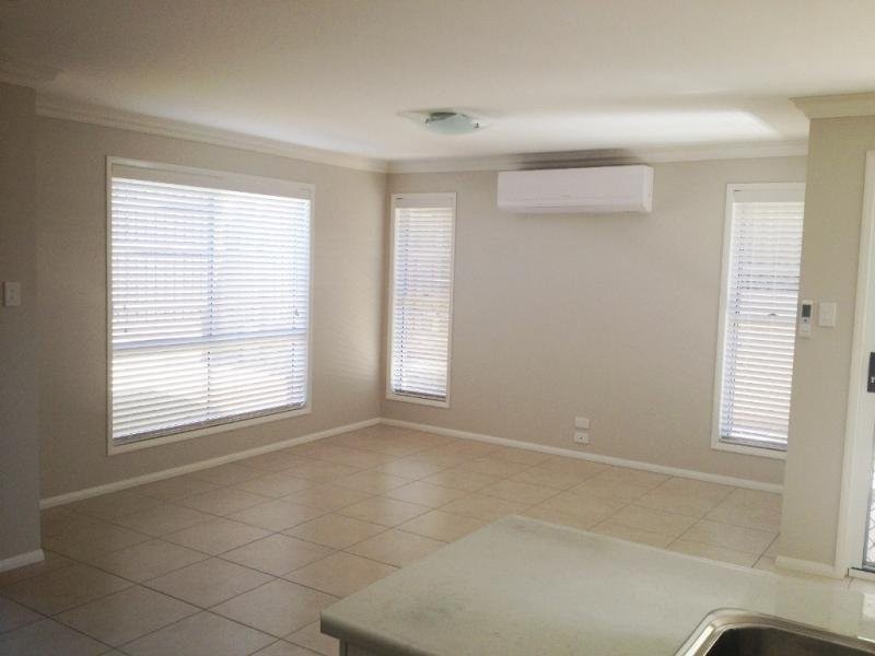 1/5 Nabiac Close, Kearneys Spring QLD 4350
