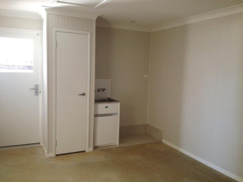 1/5 Nabiac Close, Kearneys Spring QLD 4350