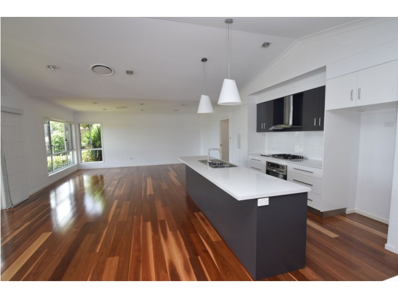 24 Piccadilly Court, Mount Lofty QLD 4350
