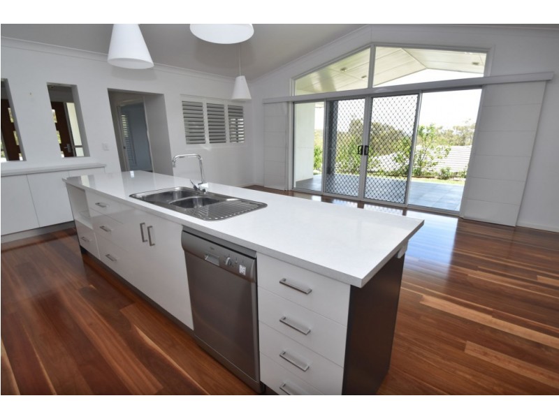 24 Piccadilly Court, Mount Lofty QLD 4350