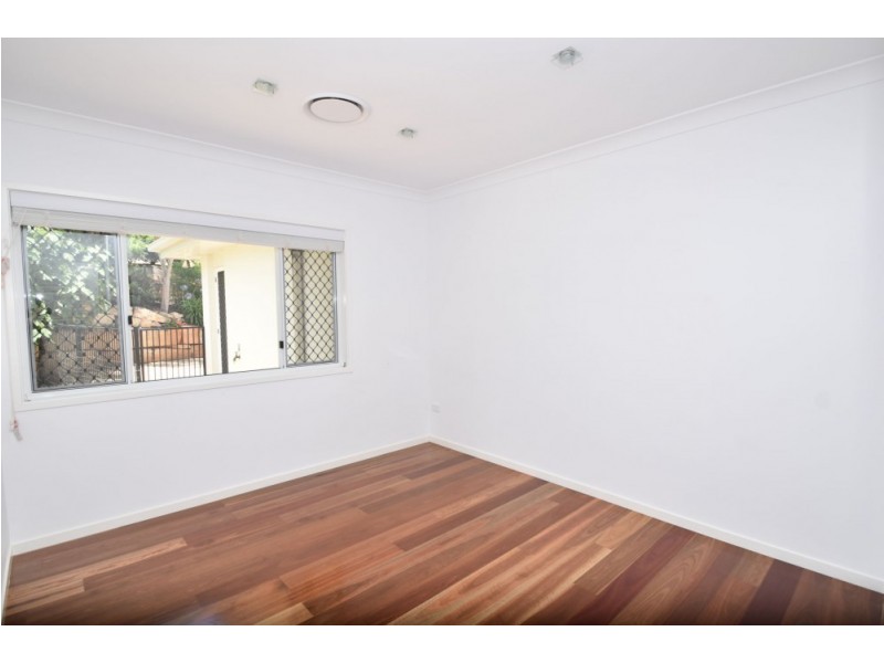 24 Piccadilly Court, Mount Lofty QLD 4350