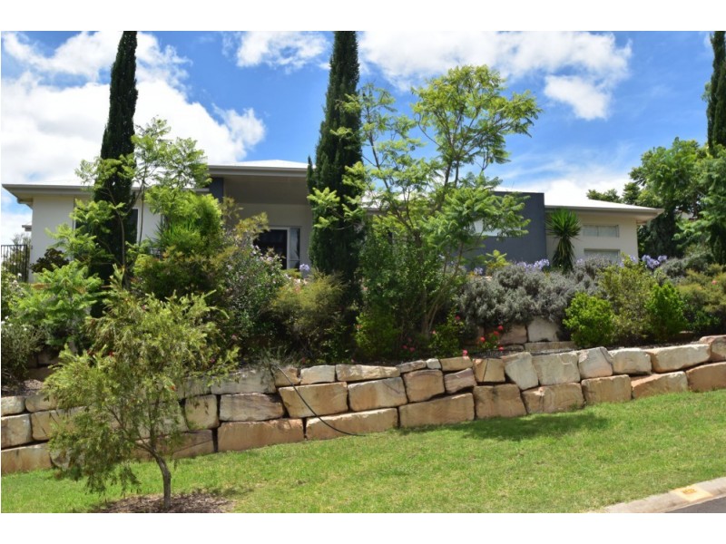 24 Piccadilly Court, Mount Lofty QLD 4350