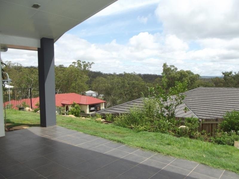 24 Piccadilly Court, Mount Lofty QLD 4350