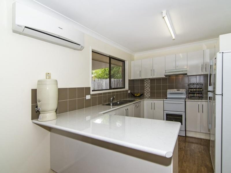 4 Champagne Crescent, Wilsonton QLD 4350
