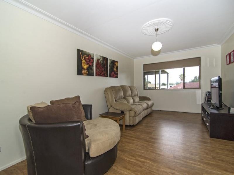 4 Champagne Crescent, Wilsonton QLD 4350