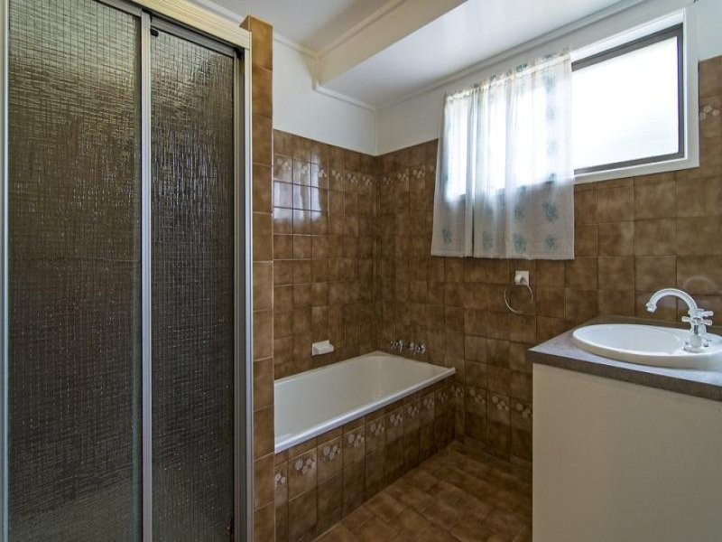 4 Champagne Crescent, Wilsonton QLD 4350