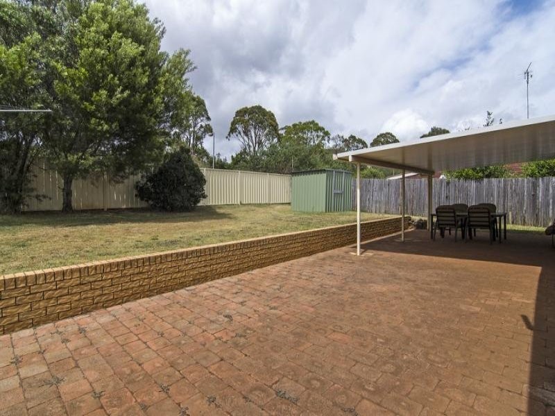 4 Champagne Crescent, Wilsonton QLD 4350