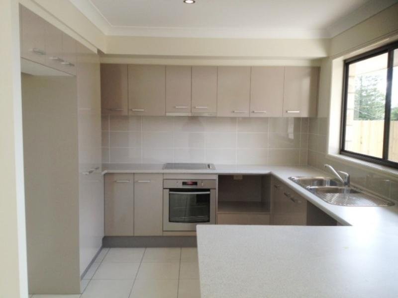 2/9 Loudon Street, South Toowoomba QLD 4350