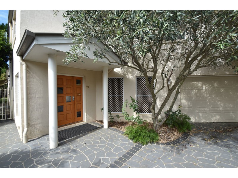 2A Agnes Street, Centenary Heights QLD 4350