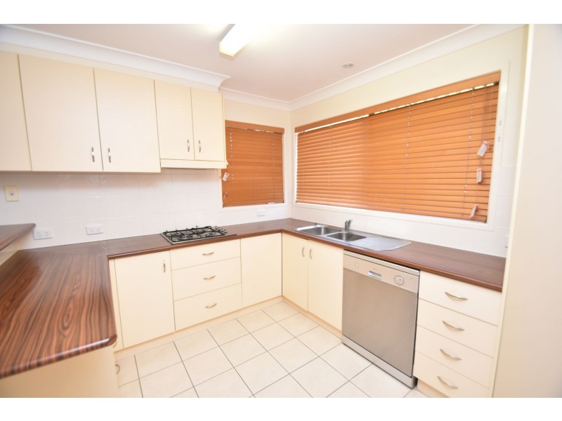 2A Agnes Street, Centenary Heights QLD 4350