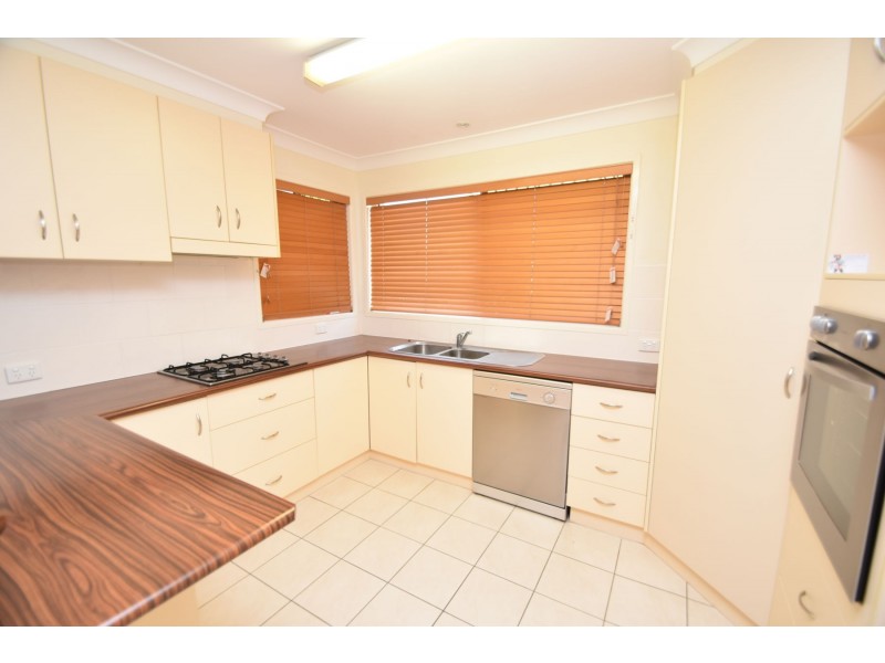 2A Agnes Street, Centenary Heights QLD 4350