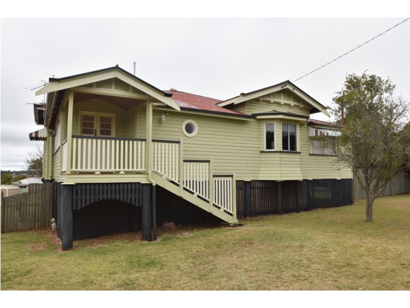 8 First Avenue, Harristown QLD 4350
