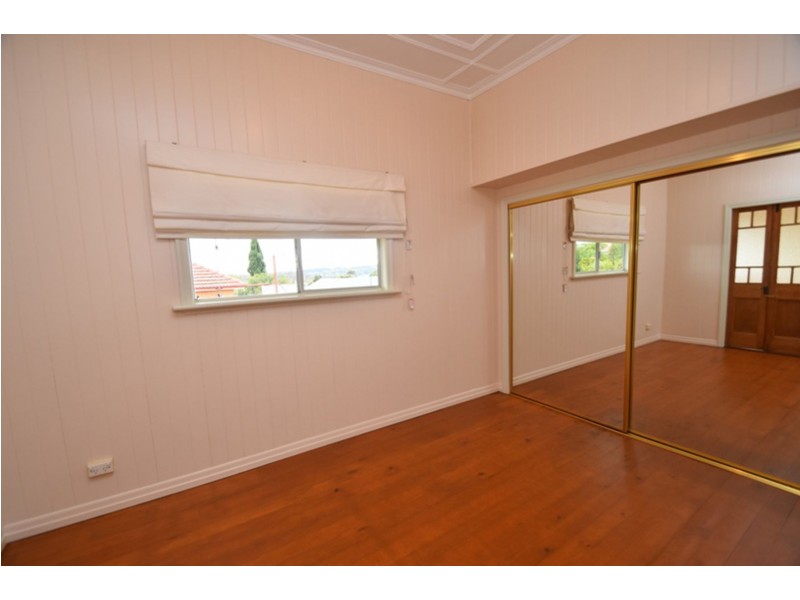 8 First Avenue, Harristown QLD 4350
