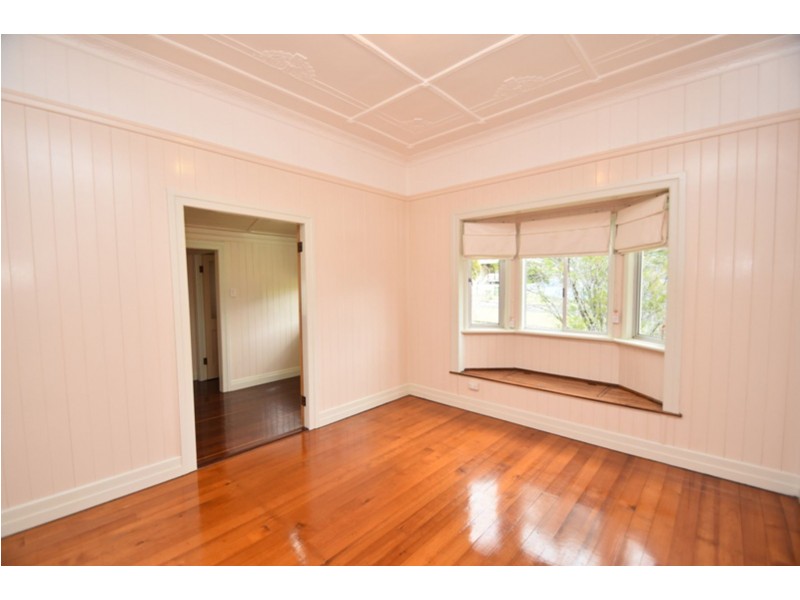 8 First Avenue, Harristown QLD 4350