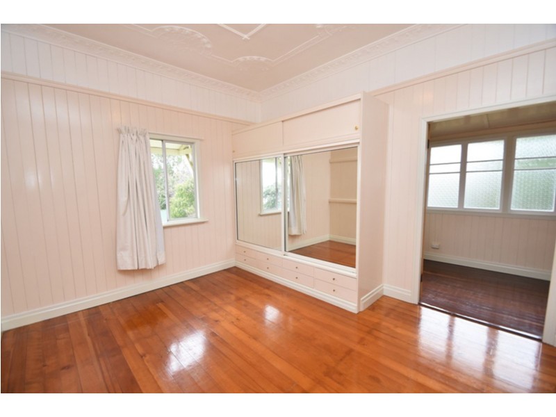 8 First Avenue, Harristown QLD 4350