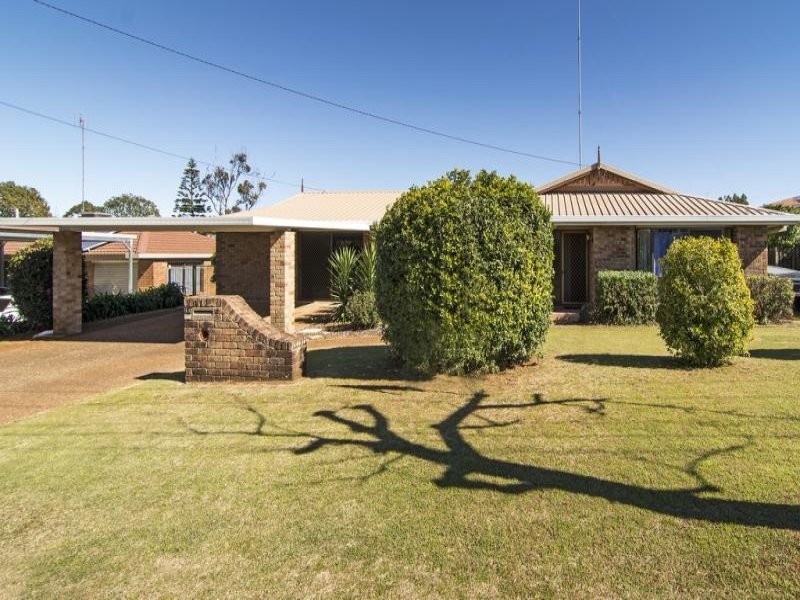 11 Melway Crescent, Glenvale QLD 4350