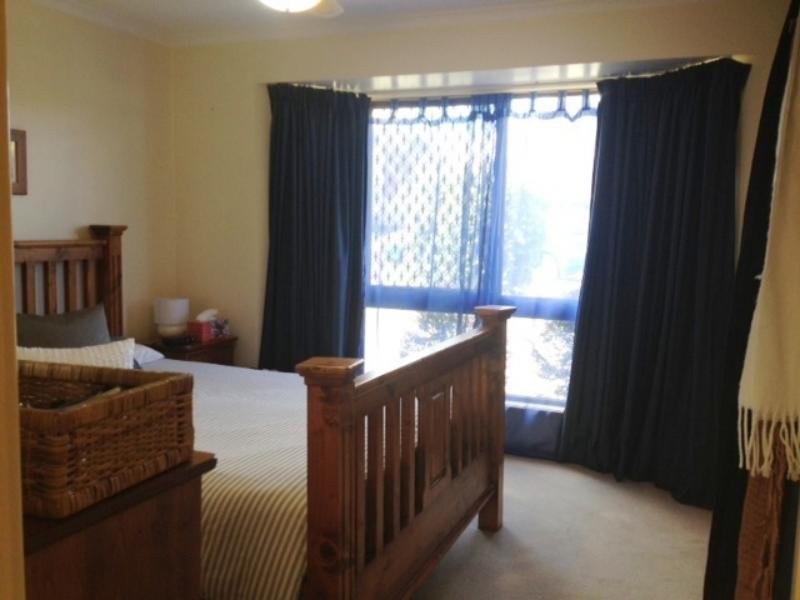 11 Melway Crescent, Glenvale QLD 4350