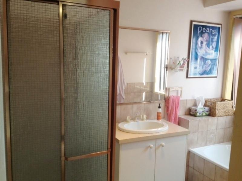 11 Melway Crescent, Glenvale QLD 4350