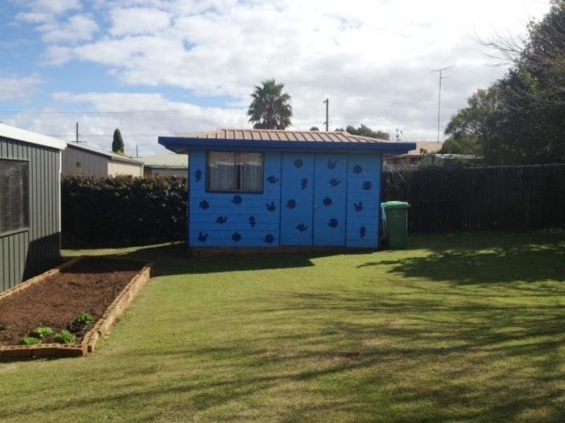 11 Melway Crescent, Glenvale QLD 4350