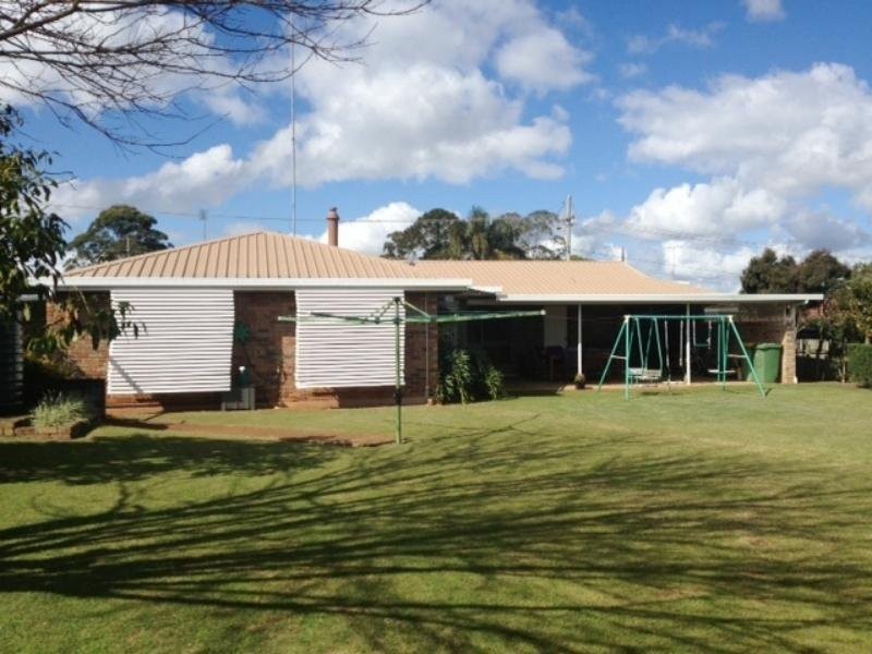 11 Melway Crescent, Glenvale QLD 4350