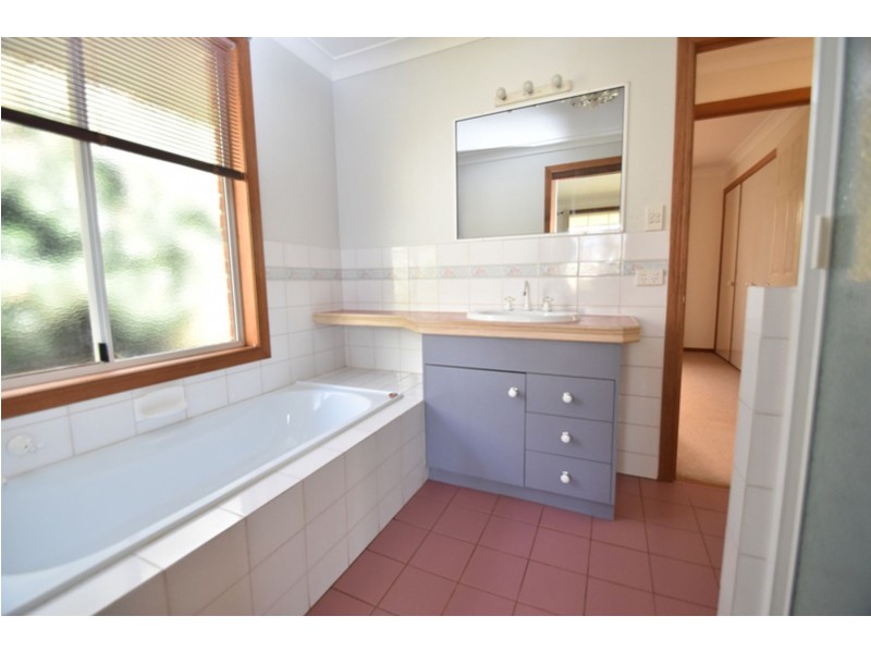 3 Jenna Court, Kearneys Spring QLD 4350