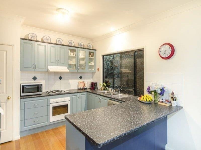 2 Huntingdale Court, Mount Lofty QLD 4350