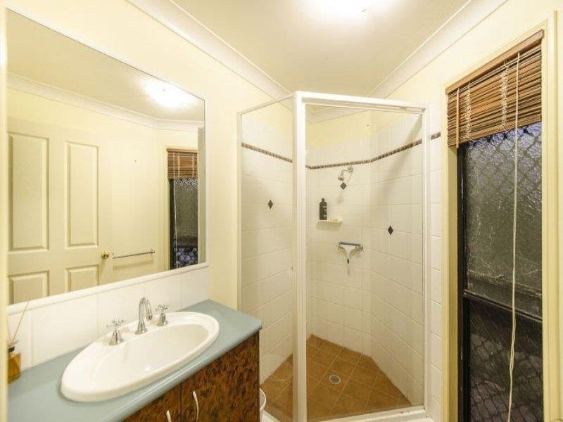 2 Huntingdale Court, Mount Lofty QLD 4350