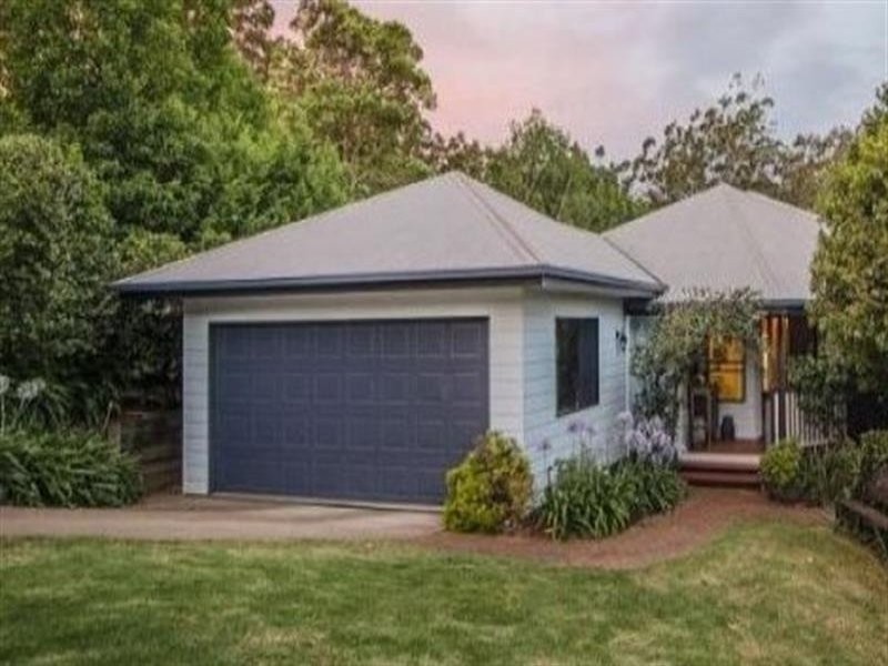 2 Huntingdale Court, Mount Lofty QLD 4350