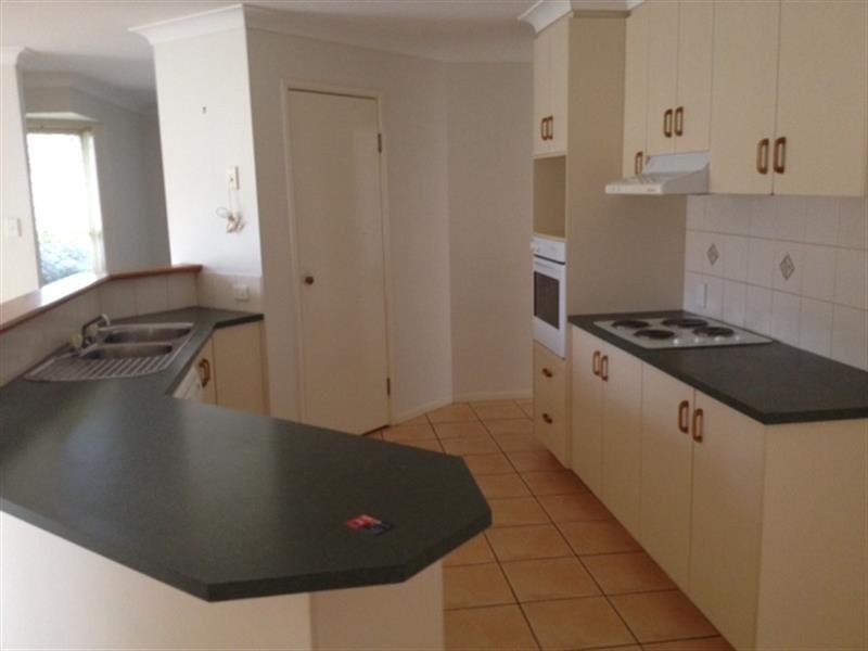 28 Wood Drive, Middle Ridge QLD 4350