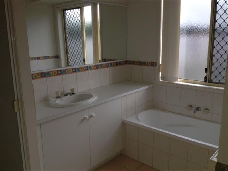28 Wood Drive, Middle Ridge QLD 4350