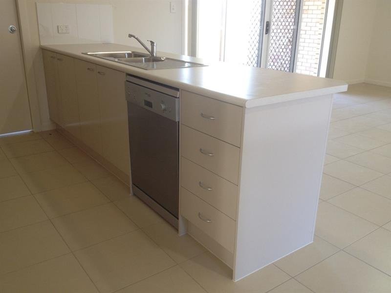 10 Wandoo Crescent, Westbrook QLD 4350