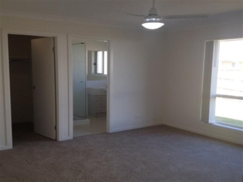 10 Wandoo Crescent, Westbrook QLD 4350