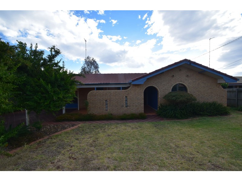 7 Ansett Court, Wilsonton QLD 4350