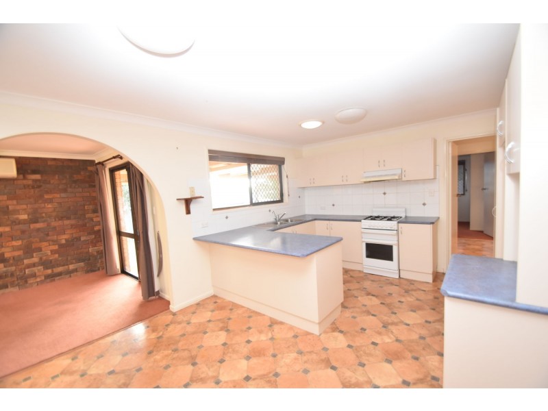 7 Ansett Court, Wilsonton QLD 4350