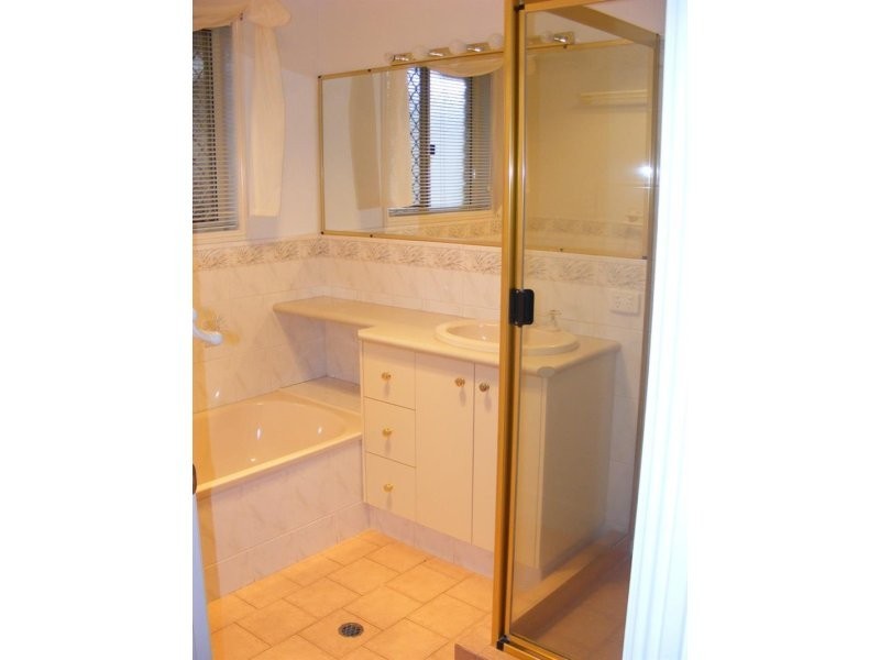 10 Dahlia Court, Middle Ridge QLD 4350