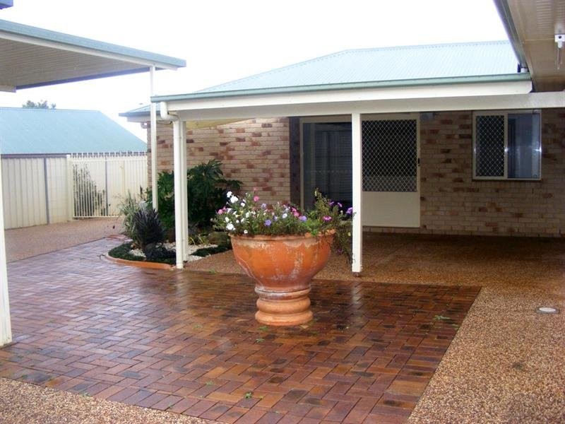 10 Dahlia Court, Middle Ridge QLD 4350