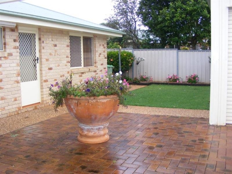 10 Dahlia Court, Middle Ridge QLD 4350