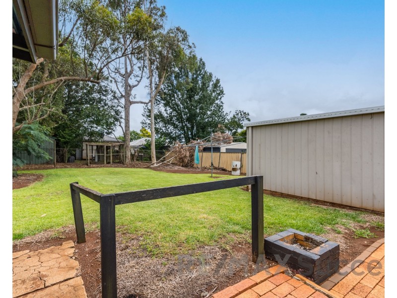25 Henderson Street, Newtown QLD 4350
