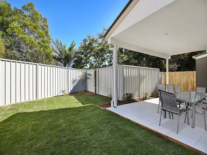 303-305 Bridge St, Newtown QLD 4350