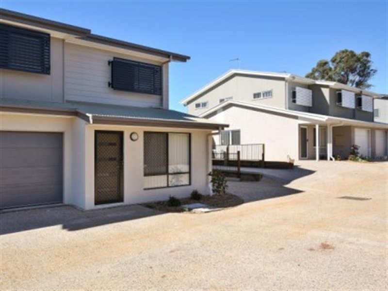 303-305 Bridge St, Newtown QLD 4350