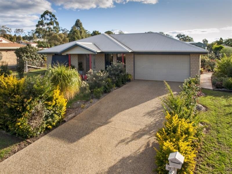 12 Highland Park Rd, Meringandan West QLD 4352