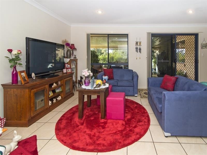 12 Highland Park Rd, Meringandan West QLD 4352