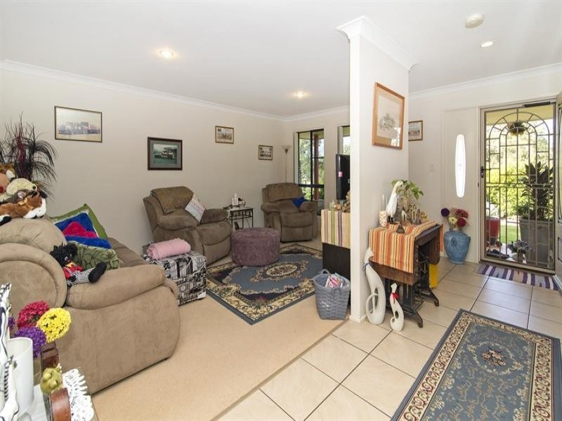 12 Highland Park Rd, Meringandan West QLD 4352