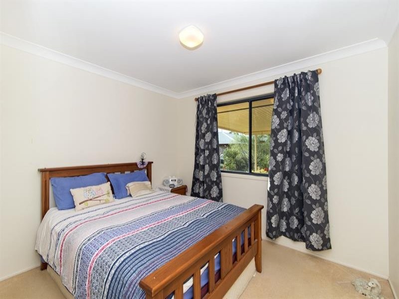 12 Highland Park Rd, Meringandan West QLD 4352
