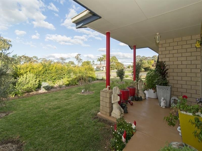 12 Highland Park Rd, Meringandan West QLD 4352