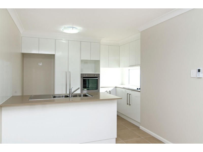 4/4 Alistair Street, Glenvale QLD 4350