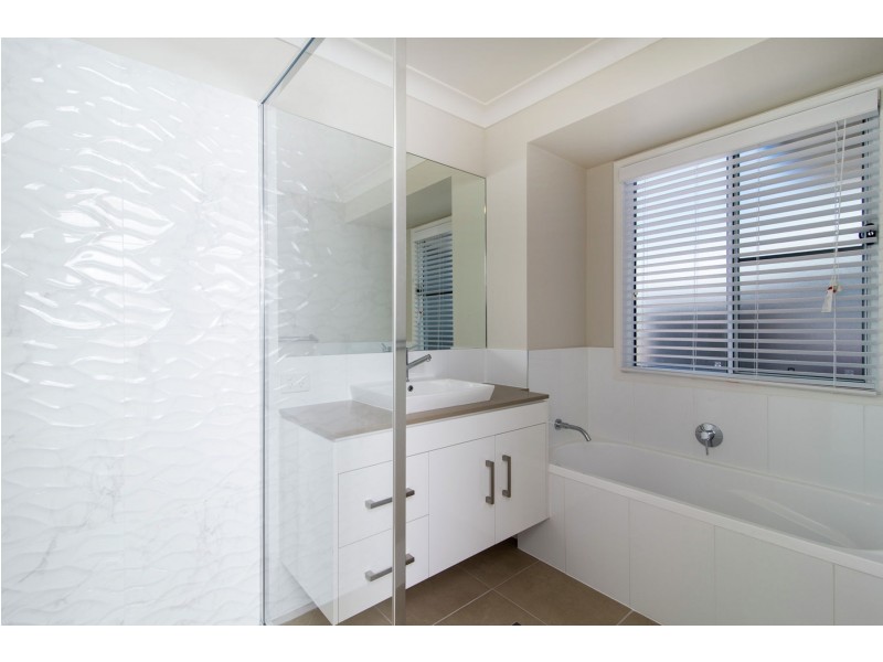 4/4 Alistair Street, Glenvale QLD 4350