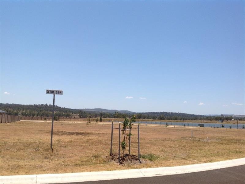 2 Derby Drive, Rosenthal Heights QLD 4370