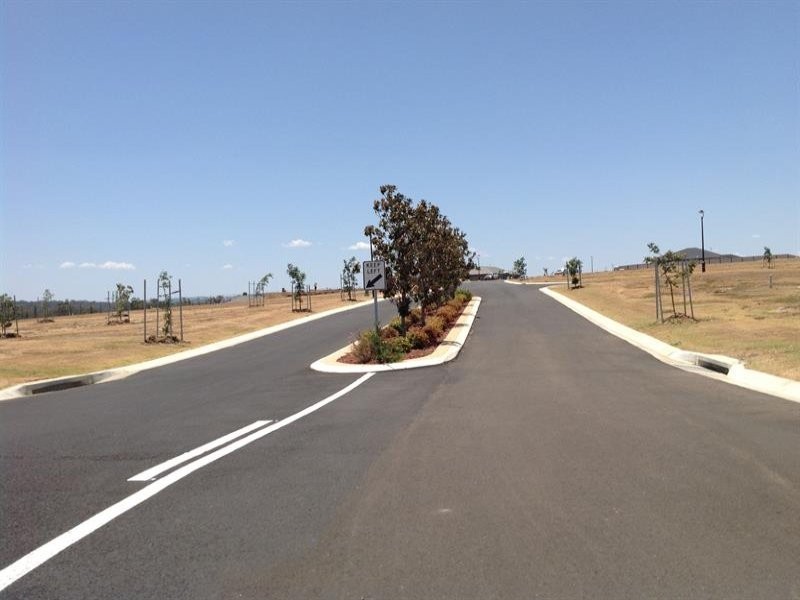 7 Derby Drive, Rosenthal Heights QLD 4370